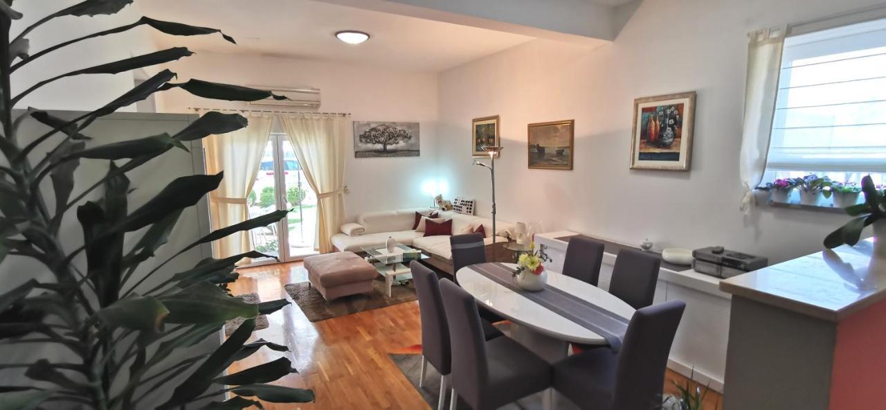 Apartman Kapovic Kaštela Екстериор снимка