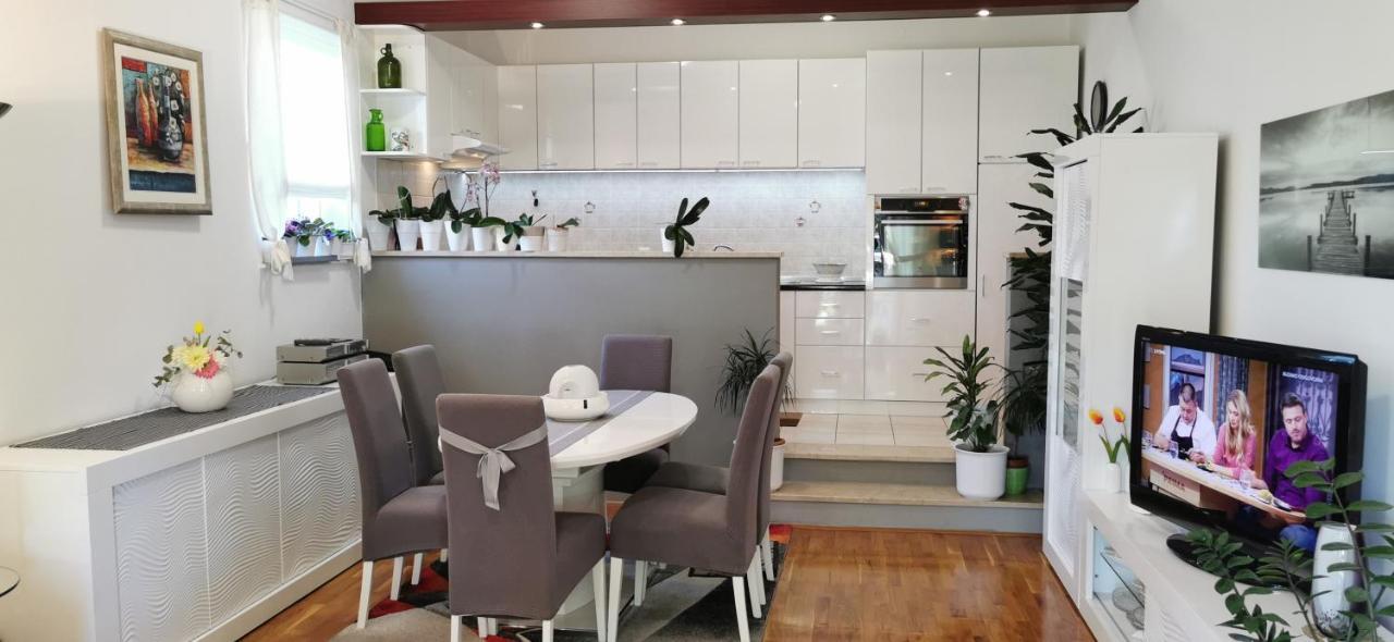 Apartman Kapovic Kaštela Екстериор снимка
