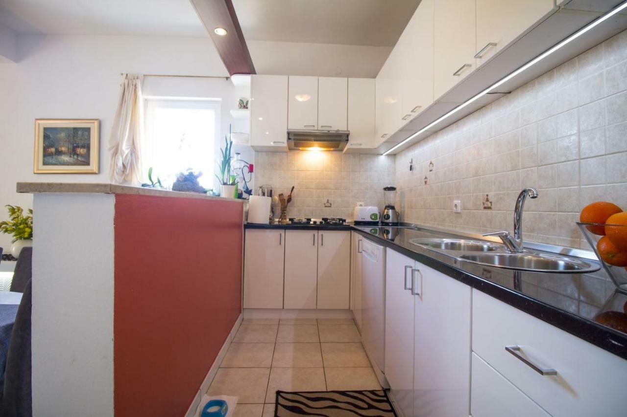 Apartman Kapovic Kaštela Екстериор снимка